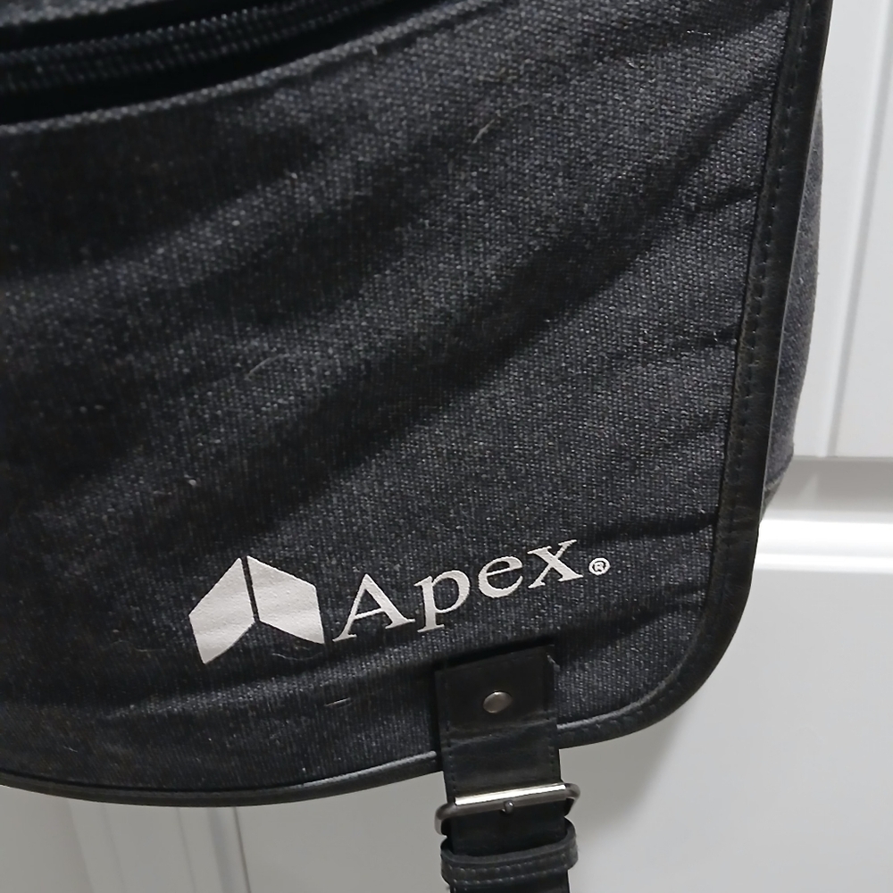 APEX Messenger Bag Black Great For School, College Or Work  Adjustable Strap